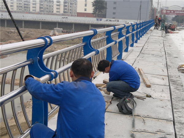 绍兴不锈钢河道护栏的特性及其在城市景观中的应用
