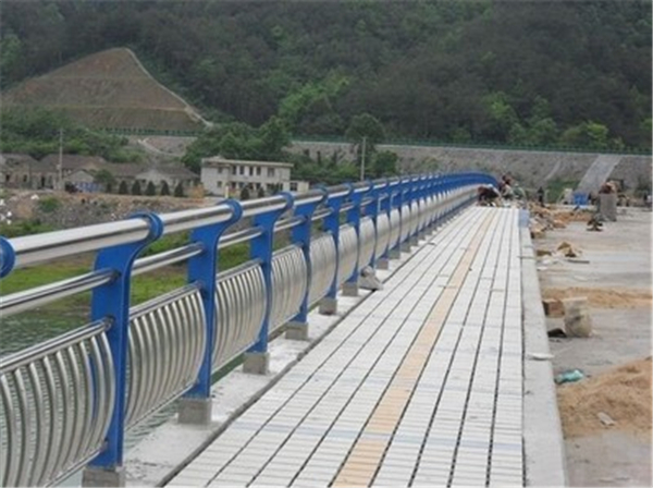 绍兴不锈钢桥梁护栏是一种什么材质的护栏