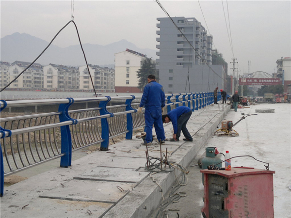 绍兴不锈钢复合管护栏常见问题及解决方案